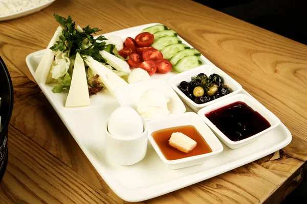 zengin ve leziz Türk Kahvaltı