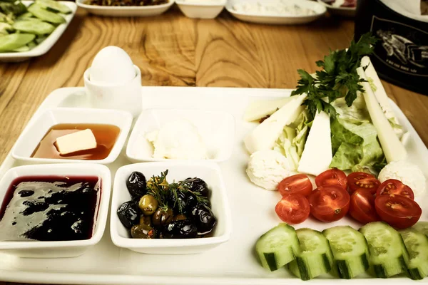 zengin ve leziz Türk Kahvaltı