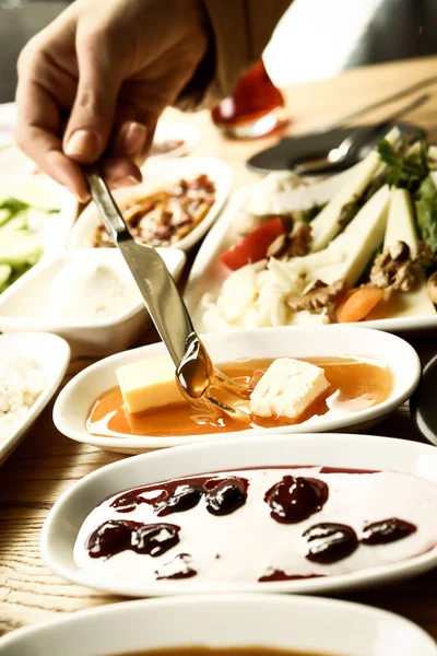 zengin ve leziz Türk Kahvaltı