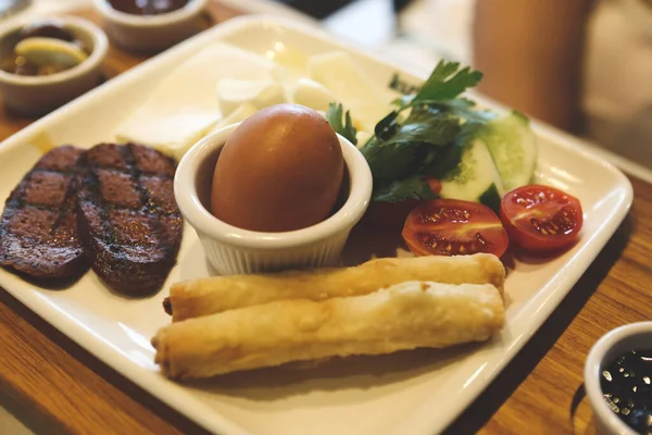 zengin ve leziz Türk Kahvaltı