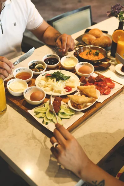 zengin ve leziz Türk Kahvaltı