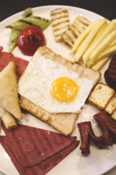 zengin ve leziz Türk Kahvaltı