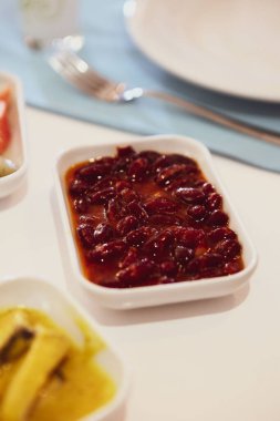 Geleneksel Türk ve Yunan yemek meze masası