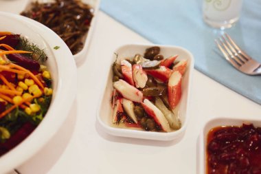 Geleneksel Türk ve Yunan yemek meze masası