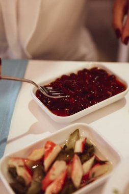 Geleneksel Türk ve Yunan yemek meze masası