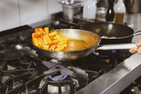 Olla Con Pasta Estufa Fuego Cocinar — Foto de Stock