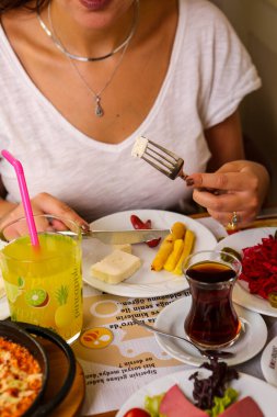 zengin ve leziz Türk Kahvaltı