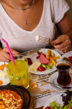 zengin ve leziz Türk Kahvaltı