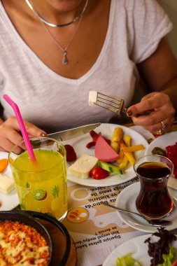 zengin ve leziz Türk Kahvaltı