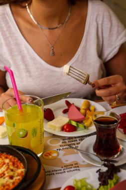 zengin ve leziz Türk Kahvaltı