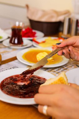 zengin ve leziz Türk Kahvaltı