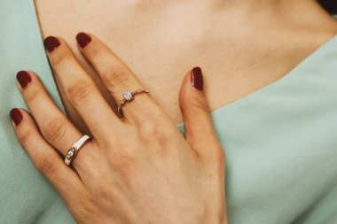 Elmas Mücevherler ve Moda Mücevherleri