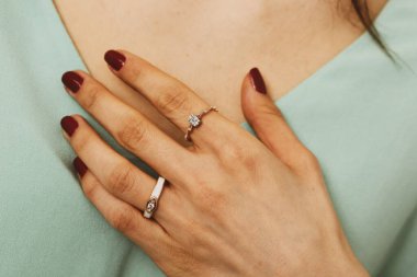 Elmas Mücevherler ve Moda Mücevherleri