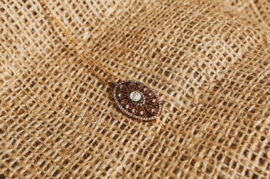 Elmas Mücevherler ve Moda Mücevherleri