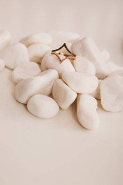 Elmas Mücevherler ve Moda Mücevherleri