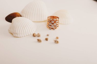 Elmas Mücevherler ve Moda Mücevherleri
