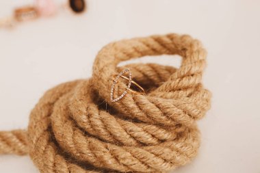 Elmas Mücevherler ve Moda Mücevherleri