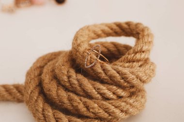 Elmas Mücevherler ve Moda Mücevherleri