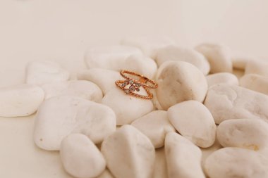 Elmas Mücevherler ve Moda Mücevherleri