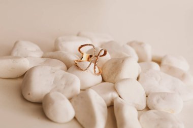 Elmas Mücevherler ve Moda Mücevherleri