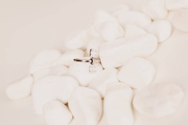 Elmas Mücevherler ve Moda Mücevherleri