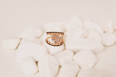 Elmas Mücevherler ve Moda Mücevherleri