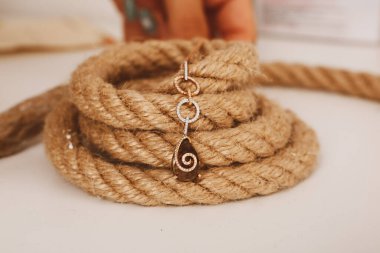 Elmas Mücevherler ve Moda Mücevherleri