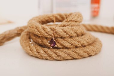 Elmas Mücevherler ve Moda Mücevherleri