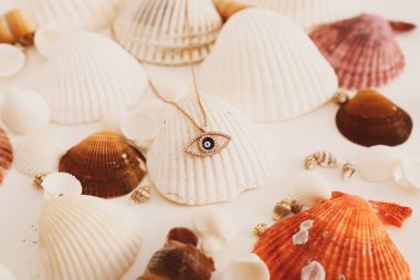 Elmas Mücevherler ve Moda Mücevherleri