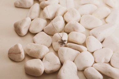 Elmas Mücevherler ve Moda Mücevherleri