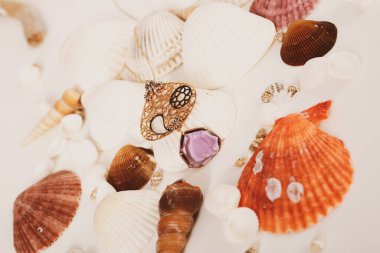 Elmas Mücevherler ve Moda Mücevherleri