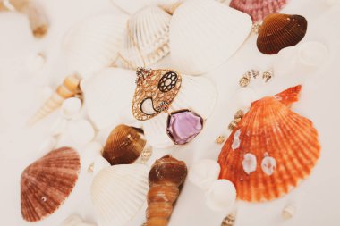 Elmas Mücevherler ve Moda Mücevherleri