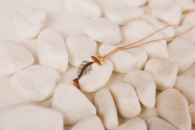 Elmas Mücevherler ve Moda Mücevherleri