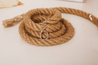 Elmas Mücevherler ve Moda Mücevherleri