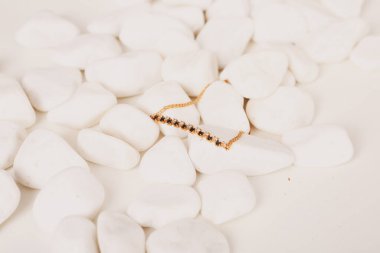 Elmas Mücevherler ve Moda Mücevherleri