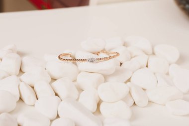 Elmas Mücevherler ve Moda Mücevherleri