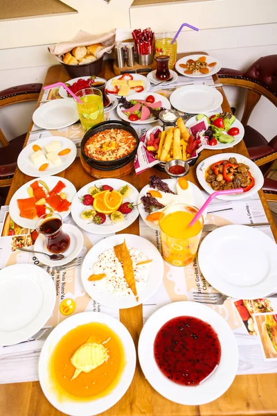 zengin ve leziz Türk Kahvaltı