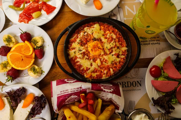 zengin ve leziz Türk Kahvaltı