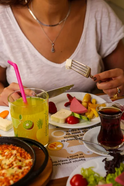 zengin ve leziz Türk Kahvaltı