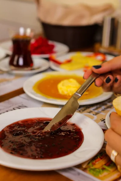 Reichhaltiges Und Köstliches Türkisches Frühstück — Stockfoto