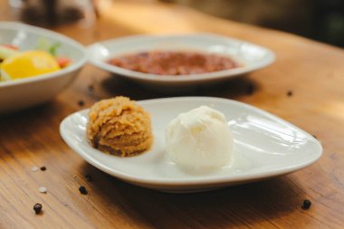 Geleneksel Türk ve Yunan yemek meze masası