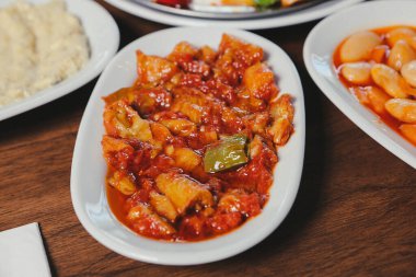 Geleneksel Türk ve Yunan yemek meze masası