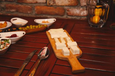 Geleneksel Türk ve Yunan yemek meze masası