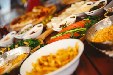 Geleneksel Türk ve Yunan yemek meze masası