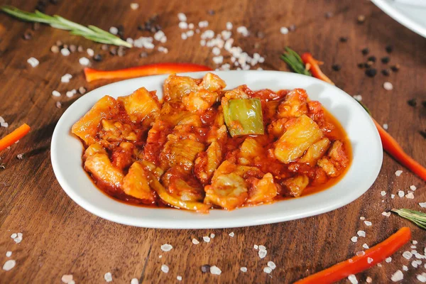 Geleneksel Türk ve Yunan yemek meze masası