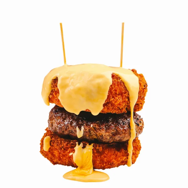 Taze sebzeli ev yapımı hamburger.