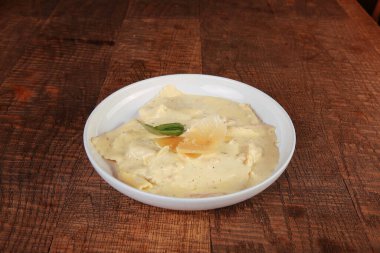 Lezzetli soslu lezzetli klasik İtalyan makarnası..