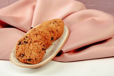 Koyu çikolata parçaları ile tanımlama