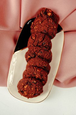 Koyu çikolata parçaları ile tanımlama