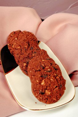 Koyu çikolata parçaları ile tanımlama